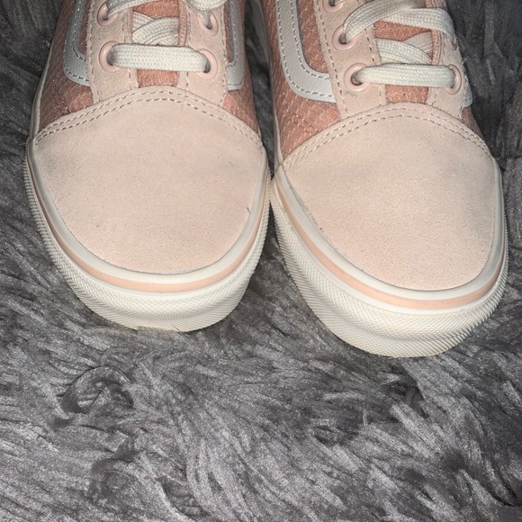 Vans - Picture 9 of 11